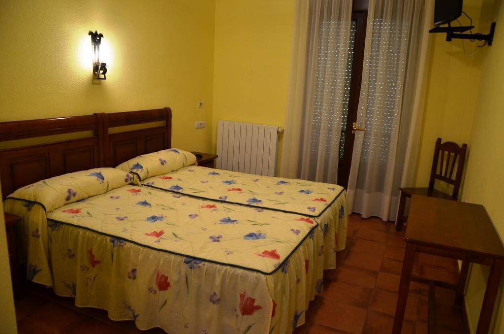 Hospederia El Cantio Orena Room photo