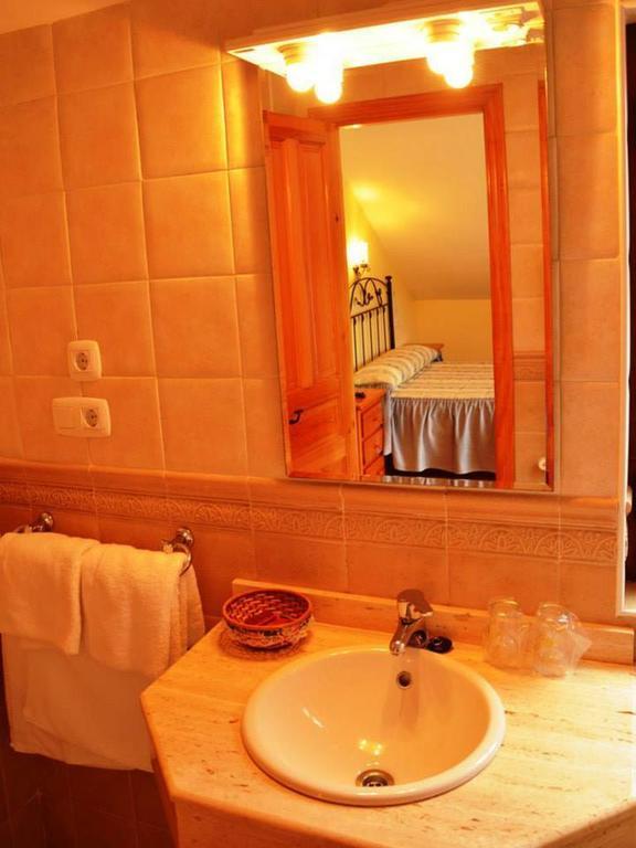 Hospederia El Cantio Orena Room photo